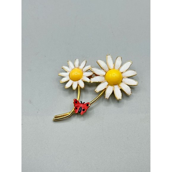 Vintage Daisy Pin Brooch 70s Enamel Flowers with Lady Bug Gold Tone White Enamel - Picture 5 of 13